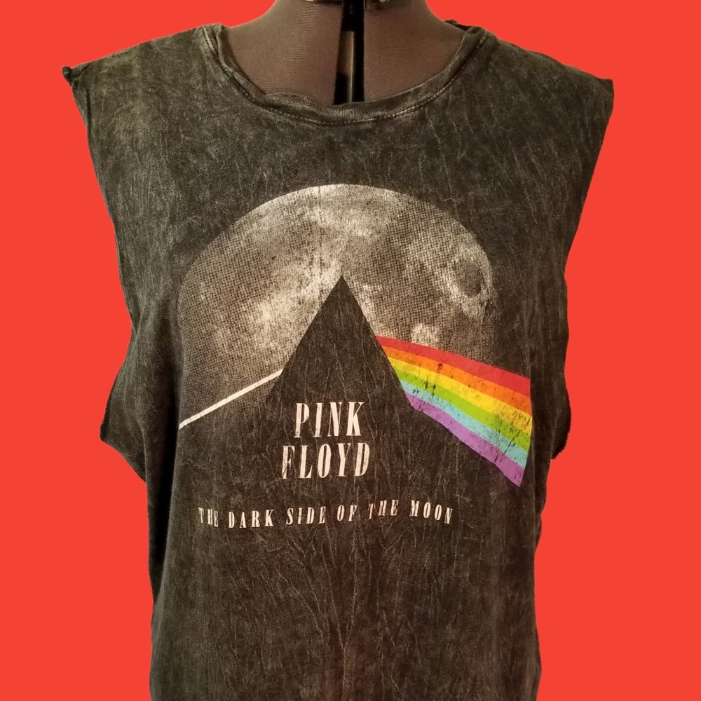 Pink Floyd Sleeveless Band Tee Women's M (38-40) Gray and Rainbow Tiny hole see*